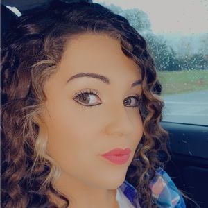 Meet your Posher, Lily